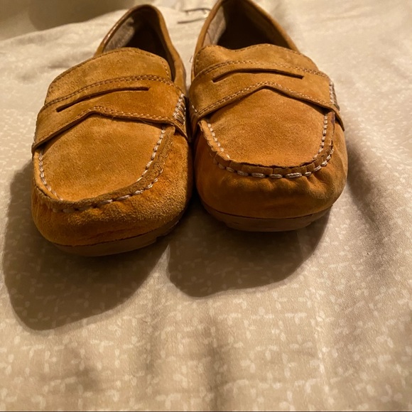 Cynthia Rowley Squeeze Suede Loafers - Picture 4 of 8